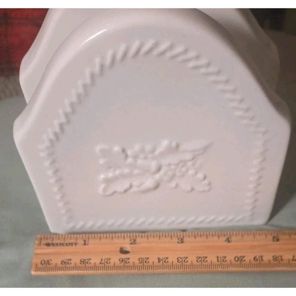 Martha Stewart MSE Napkin Holder White Embossed‎ Ceramic Acorn & Leaves Classic